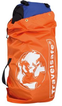 Oranje Travelsafe Backpack beschermhoes met inhoud